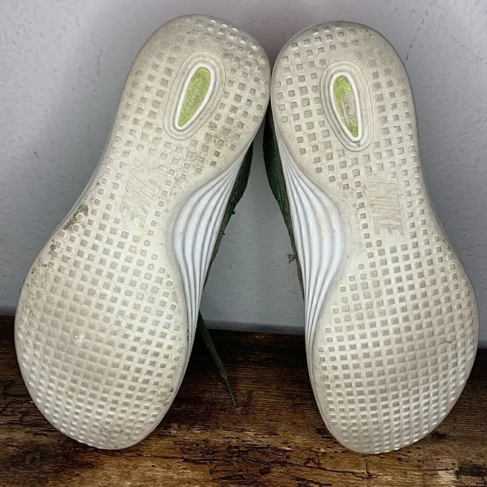 Nike Solarsoft Moccasin Sneakers